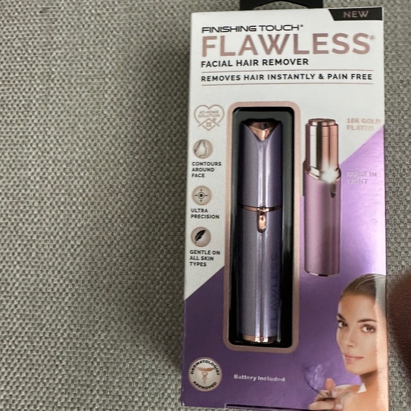 Finishing Touch Flawless Facial Hair Remover New - Picture 1 of 10